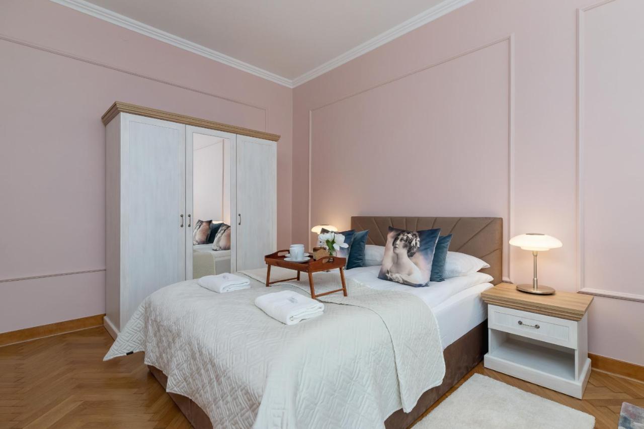 Luxurious & Unique Apartment Mickiewicza Cracow By Renters Prestige Краков Экстерьер фото